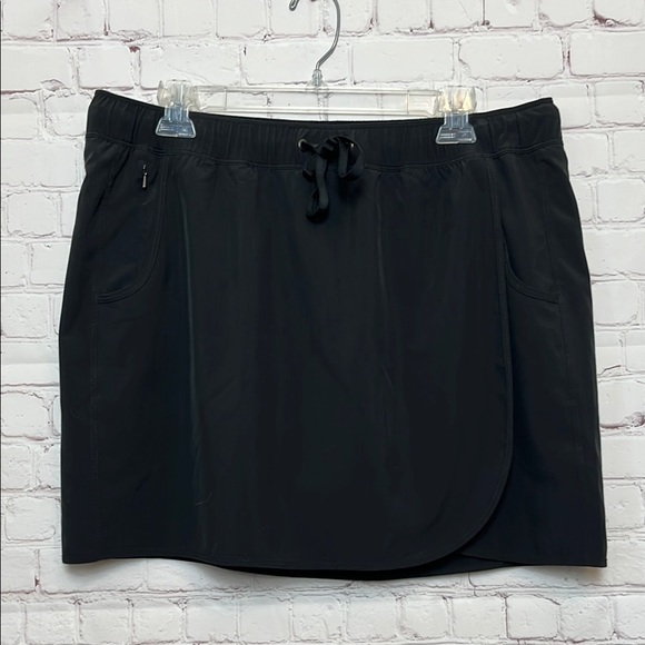 Patagonia Faux Wrap Style Skort - Picture 1 of 13